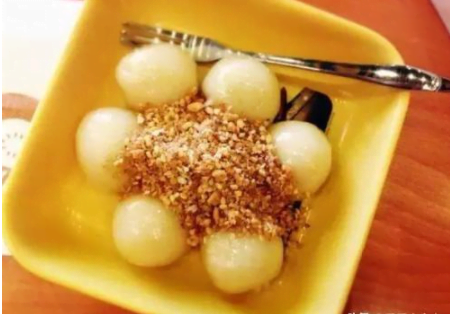 這道甜品甜而不膩，開胃又滋養(yǎng)，比買的還實惠